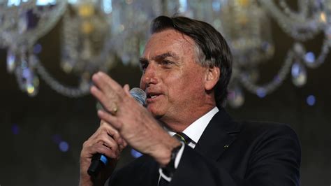 Piden a partidarios de Bolsonaro que respeten el orden público en regreso del expresidente a Brasil